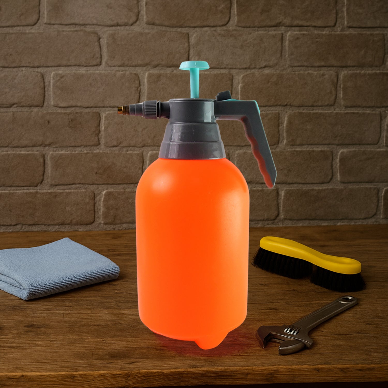 0645 Water Sprayer Hand-held Pump Pressure Garden Sprayer - 2 L